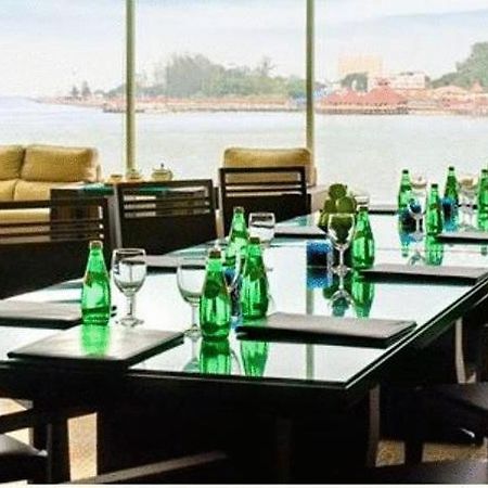 Duyong Marina & Resort Куала Теренгану Екстериор снимка
