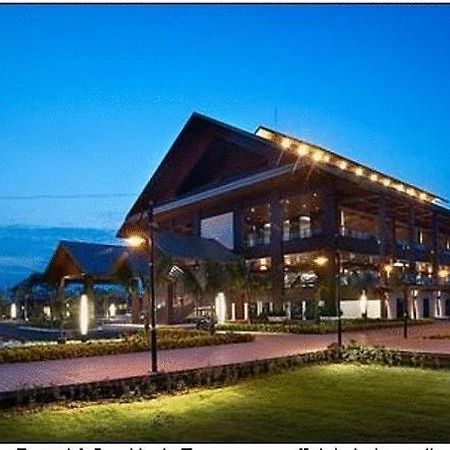 Duyong Marina & Resort Куала Теренгану Екстериор снимка