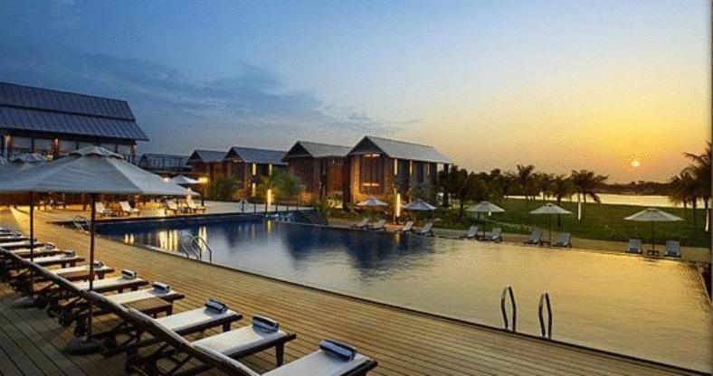 Duyong Marina & Resort Куала Теренгану Екстериор снимка