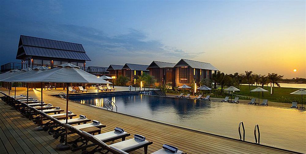 Duyong Marina & Resort Куала Теренгану Екстериор снимка