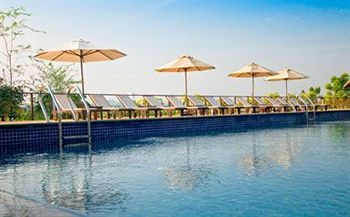 Duyong Marina & Resort Куала Теренгану Екстериор снимка