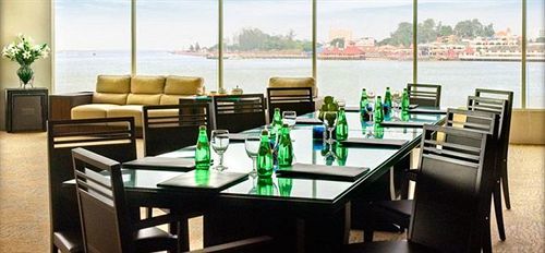 Duyong Marina & Resort Куала Теренгану Екстериор снимка